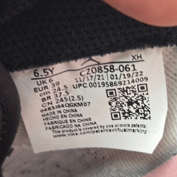 Jordan 1 Low OG Bleached Coral GS Kids 6.5y Athletic Casual Sneaker CZ0858-061 - Picture 12 of 12